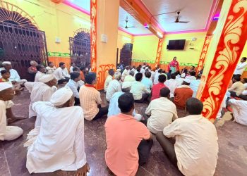 अक्कलकोट तालुक्यातील डोंबरजवळगे गावास खा. प्रणिती शिंदे यांची भेट