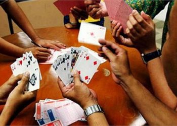 अक्कलकोट दक्षिण पोलिसांची जुगार अड्ड्यावर कारवाई; ११ जणांविरुद्ध गुन्हा दाखल