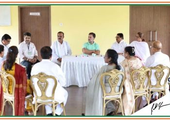 लोकसभेतील विरोधी पक्षनेते, खासदार राहुल गांधी यांनी नाशिक येथे राज्यातील वरिष्ठ काँग्रेस नेत्यांशी संवाद